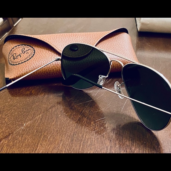 Ray Ban Aviators - Picture 1 of 4